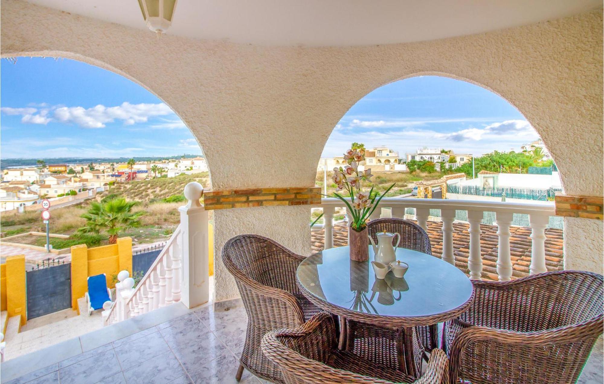 Beautiful Home In Gran Alacant With Kitchen Санта Пола Экстерьер фото